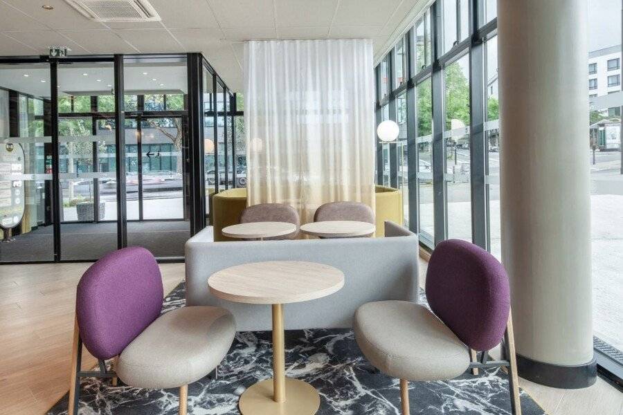 B&B Hotel Porte des Lilas lobby