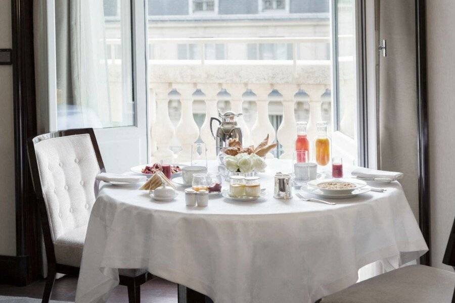 The Peninsula Paris restaurant,breakfast,balcony