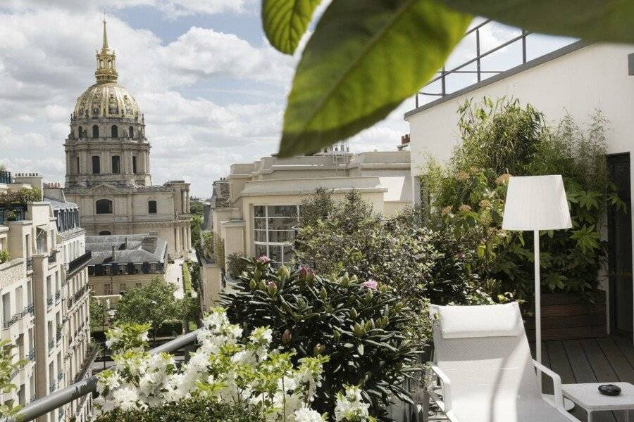 Le Cinq Codet balcony,ocean view