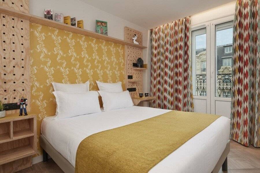 Locomo Paris Gare de Lyon Bastille hotel bedroom