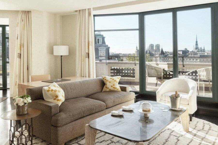 Cheval Blanc Paris & Dior Spa Cheval Blanc Paris hotel bedroom,ocean view
