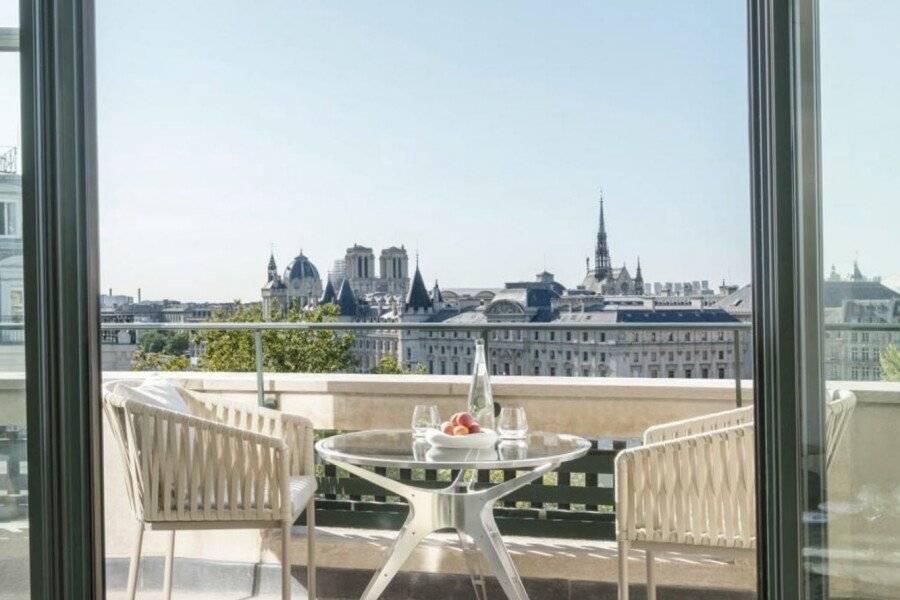 Cheval Blanc Paris & Dior Spa Cheval Blanc Paris balcony,ocean view