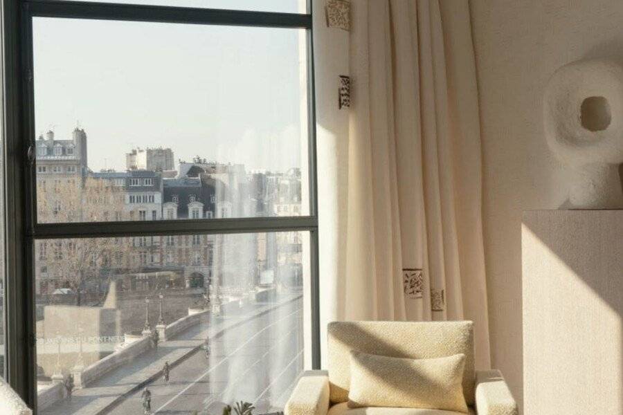Cheval Blanc Paris & Dior Spa Cheval Blanc Paris hotel bedroom,ocean view