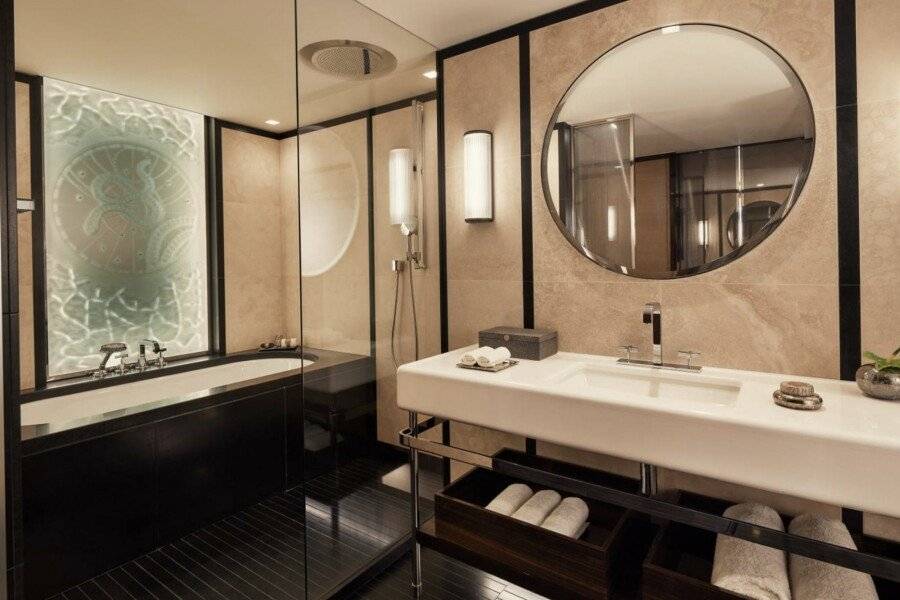 Bulgari Hotel Paris bathtub