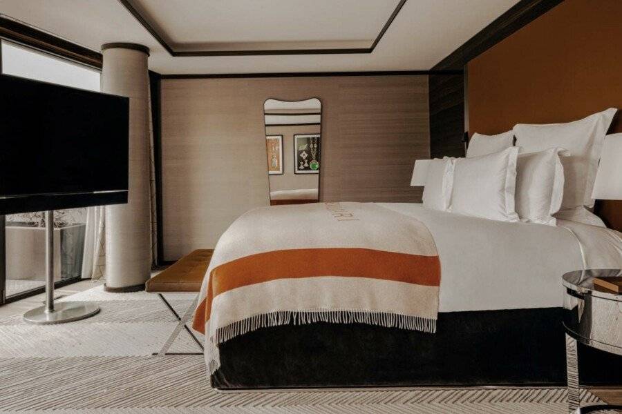 Bulgari Hotel Paris hotel bedroom