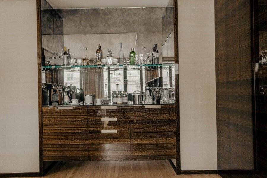 Bulgari Hotel Paris kitchen,bar