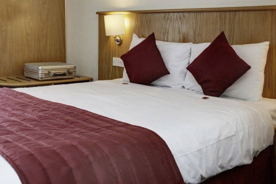 Best Western London Highbury hotel bedroom