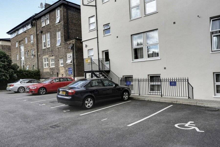 Best Western London Highbury parking,