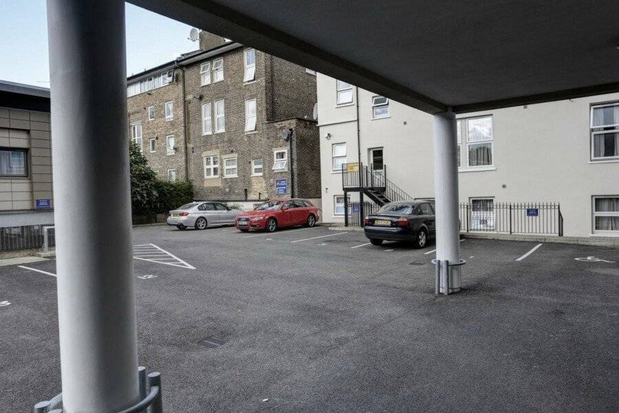 Best Western London Highbury parking