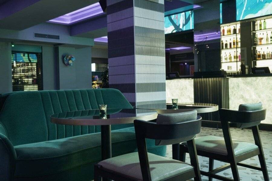 NYX Hotel Holborn by Leonardo Hotels bar,lounge