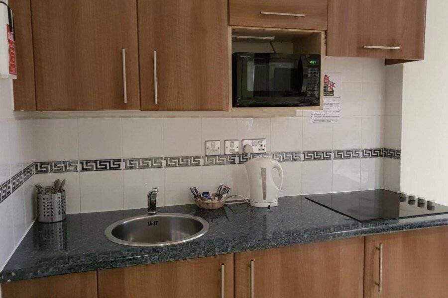 Grand Plaza Serviced Apartments kitchen