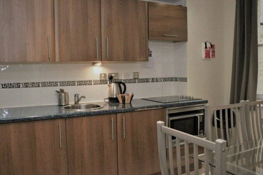 Grand Plaza Serviced Apartments kitchen