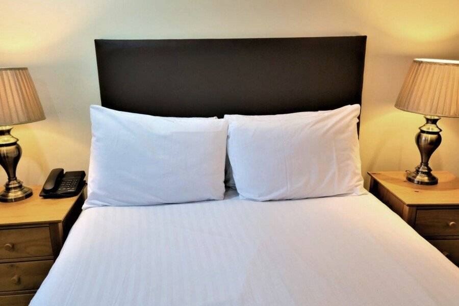 Grand Plaza Serviced Apartments hotel bedroom