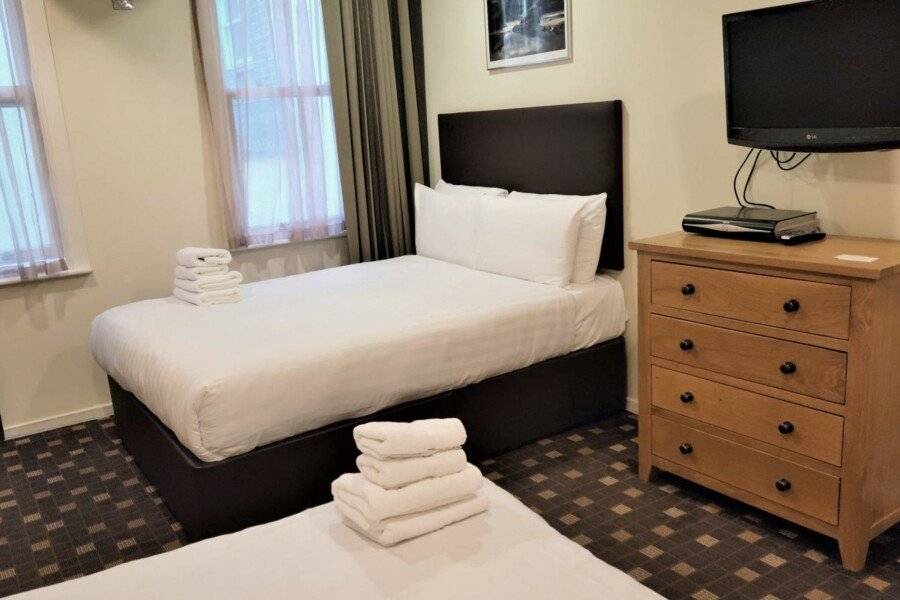 Grand Plaza Serviced Apartments hotel bedroom