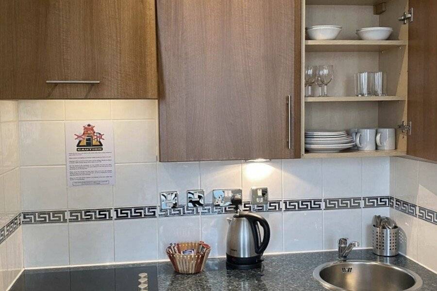 Grand Plaza Serviced Apartments kitchen