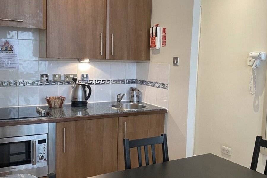 Grand Plaza Serviced Apartments kitchen