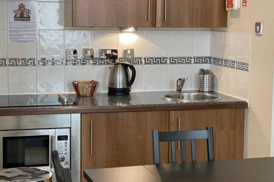 Grand Plaza Serviced Apartments kitchen