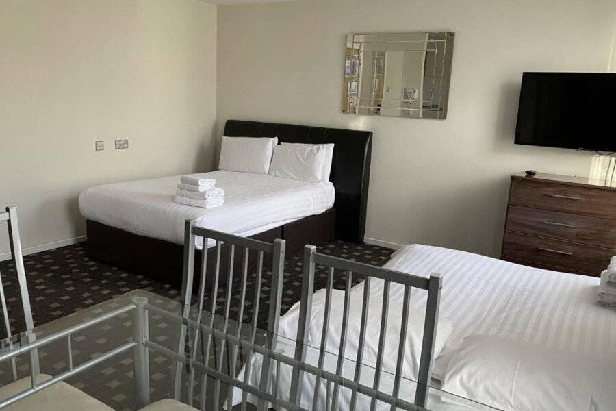 Grand Plaza Serviced Apartments hotel bedroom