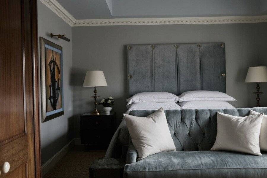 Egerton House hotel bedroom