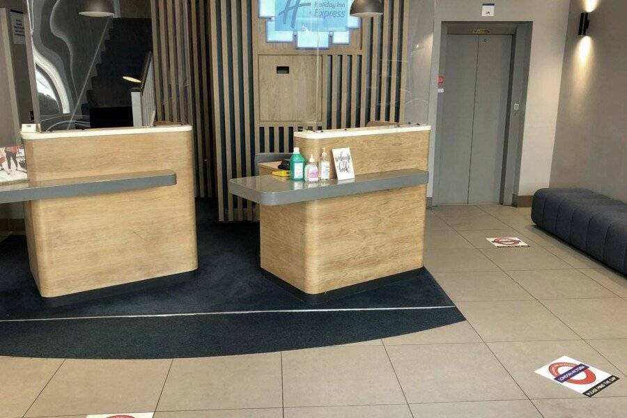 Holiday Inn Express London Victoria, an IHG Hotel lobby,front desk,