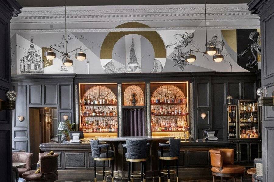 Kimpton - Fitzroy, an IHG Hotel bar