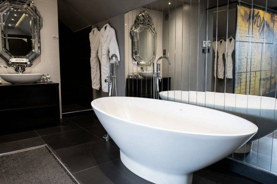 The Exhibitionist Hotel bathtub