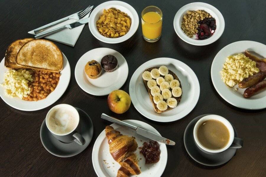 Holiday Inn Express-Hammersmith breakfast