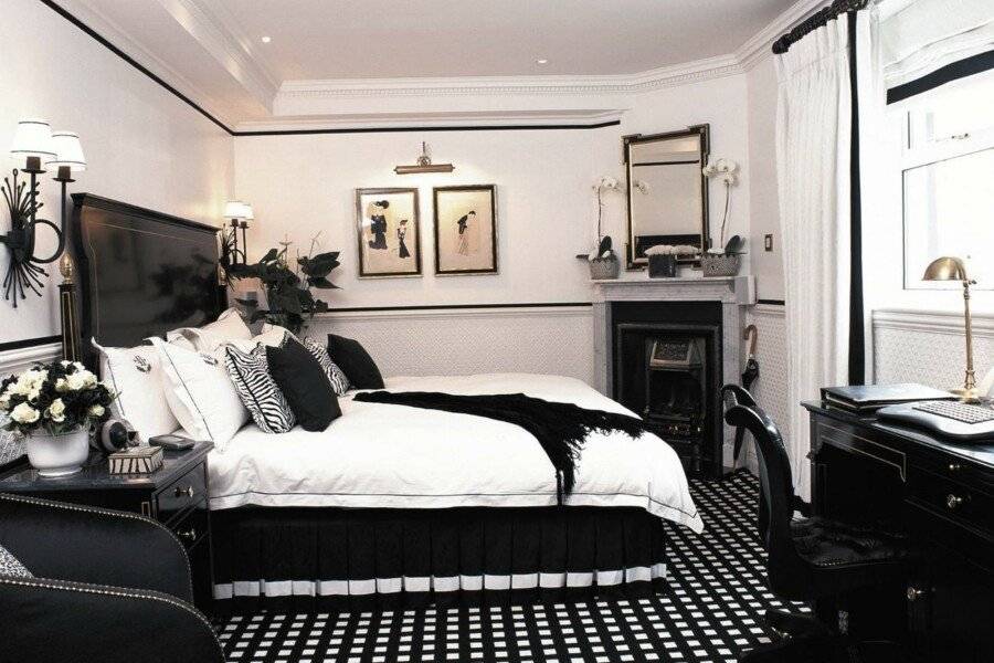 41 hotel bedroom