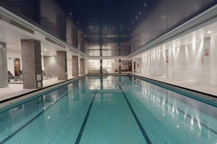 Holiday Inn London Kensington High St. indoor pool