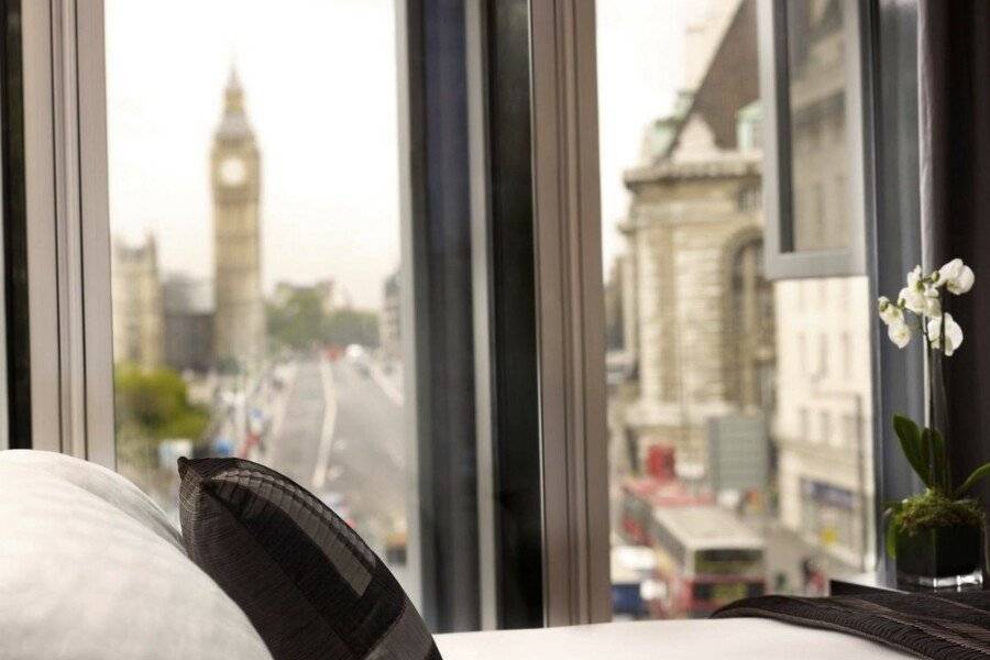 Park Plaza Westminster Bridge hotel bedroom,ocean view