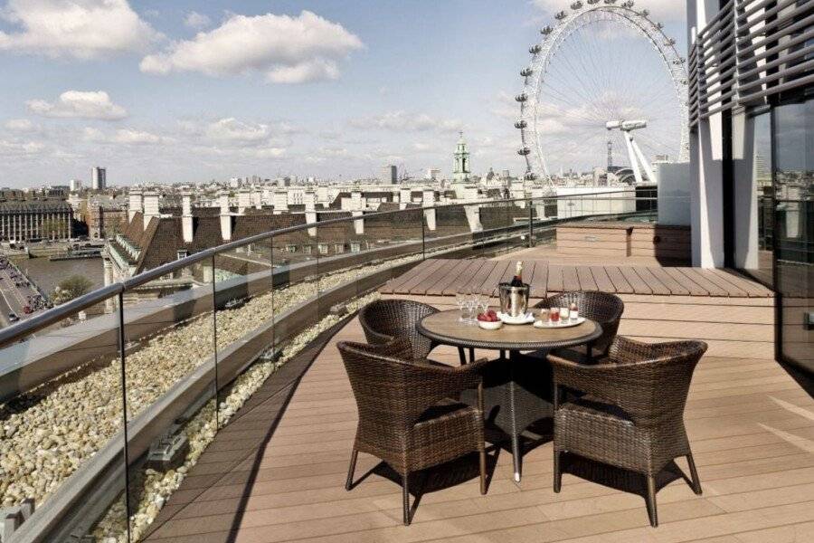 Park Plaza Westminster Bridge balcony,ocean view