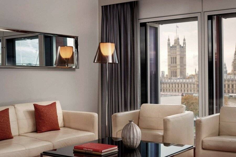 Park Plaza Westminster Bridge hotel bedroom,ocean view