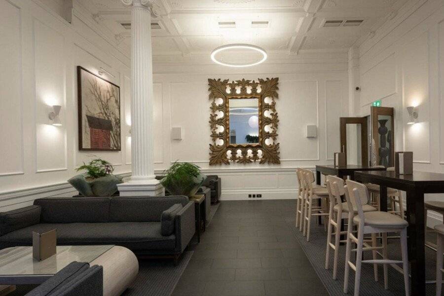 Radisson Blu Hotel, Euston Square lobby