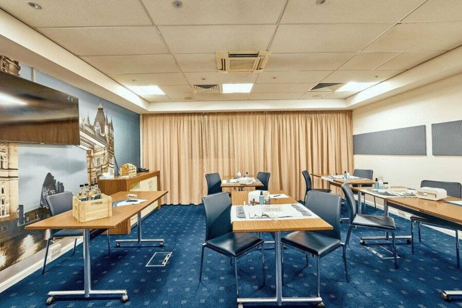 Holiday Inn Express Stratford, an IHG Hotel conference room,meeting room