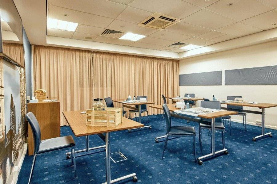 Holiday Inn Express Stratford, an IHG Hotel conference room,meeting room