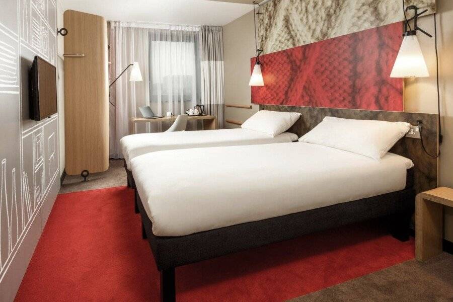 ibis Excel-Docklands hotel bedroom