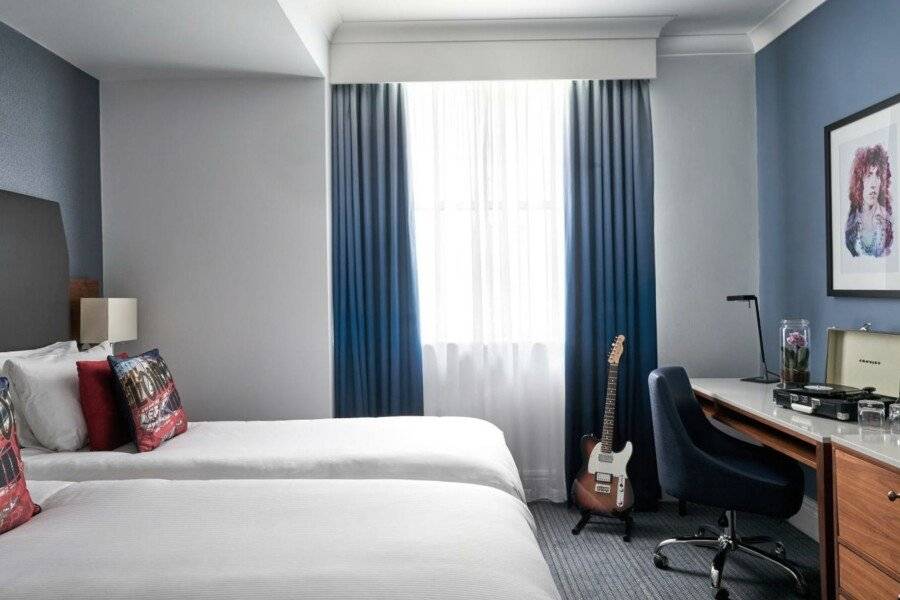 The Cumberland, London hotel bedroom