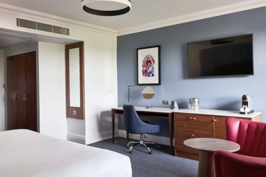 The Cumberland, London hotel bedroom