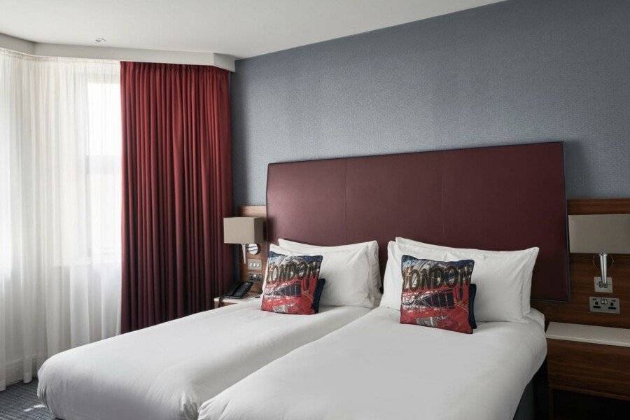 The Cumberland, London hotel bedroom