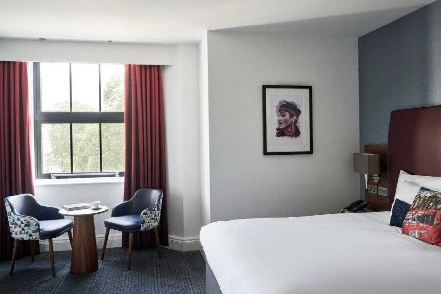 The Cumberland, London hotel bedroom