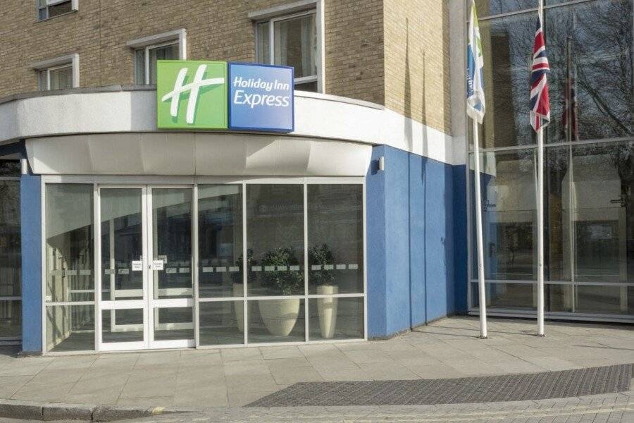 Holiday Inn Express Earls Court facade