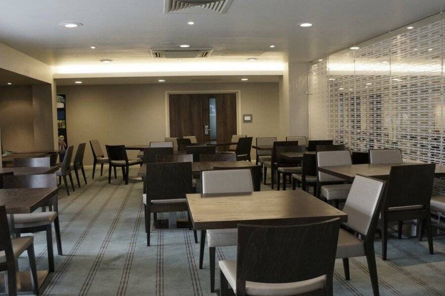 Holiday Inn Express Earls Court restaurant