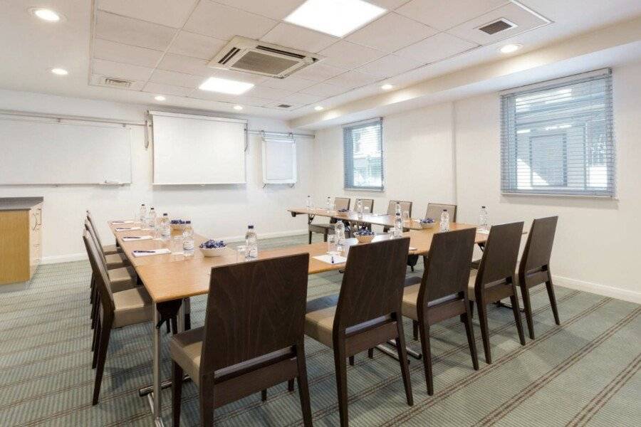 Holiday Inn Express Earls Court conference room,meeting room