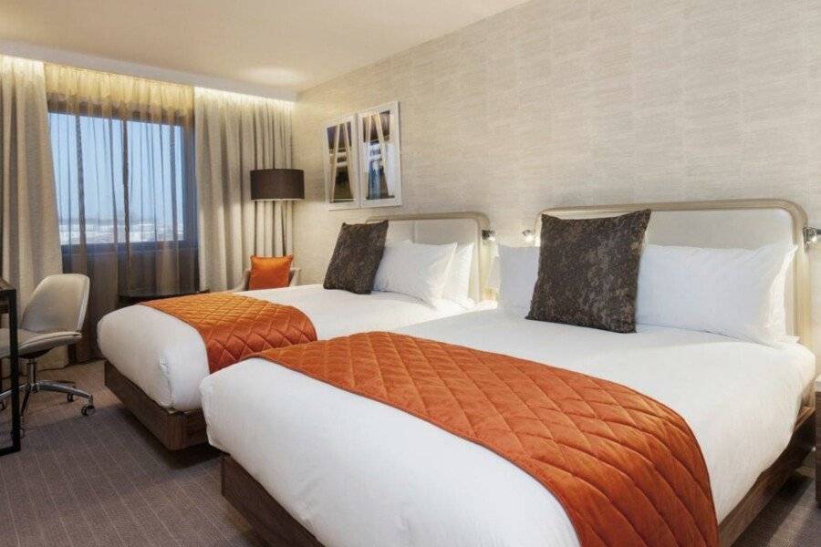 Crowne Plaza Kings Cross, an IHG Hotel hotel bedroom