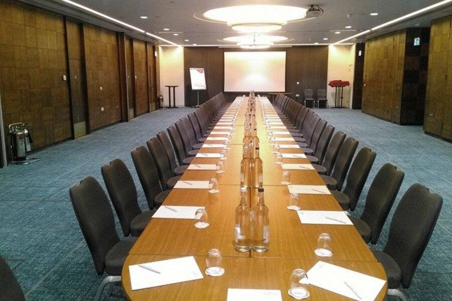 Crowne Plaza Kings Cross, an IHG Hotel conference room,meeting room