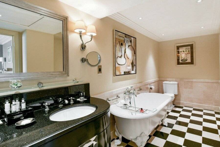 The Savoy bathtub