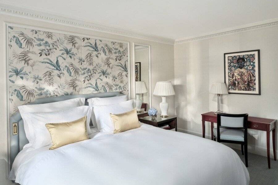 The Dorchester - Dorchester Collection hotel bedroom