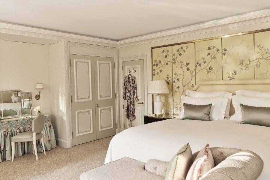 The Dorchester - Dorchester Collection hotel bedroom