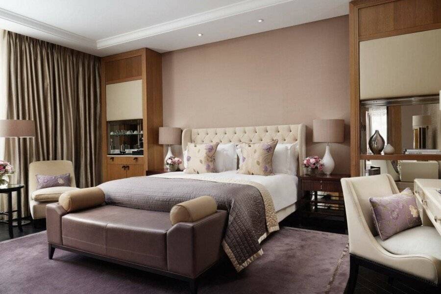 Corinthia London hotel bedroom