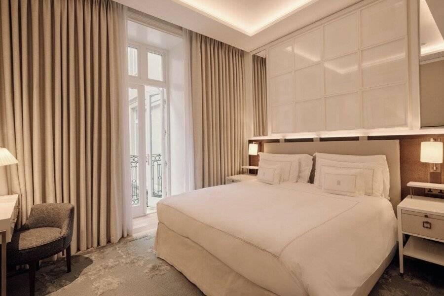 Corinthia London hotel bedroom